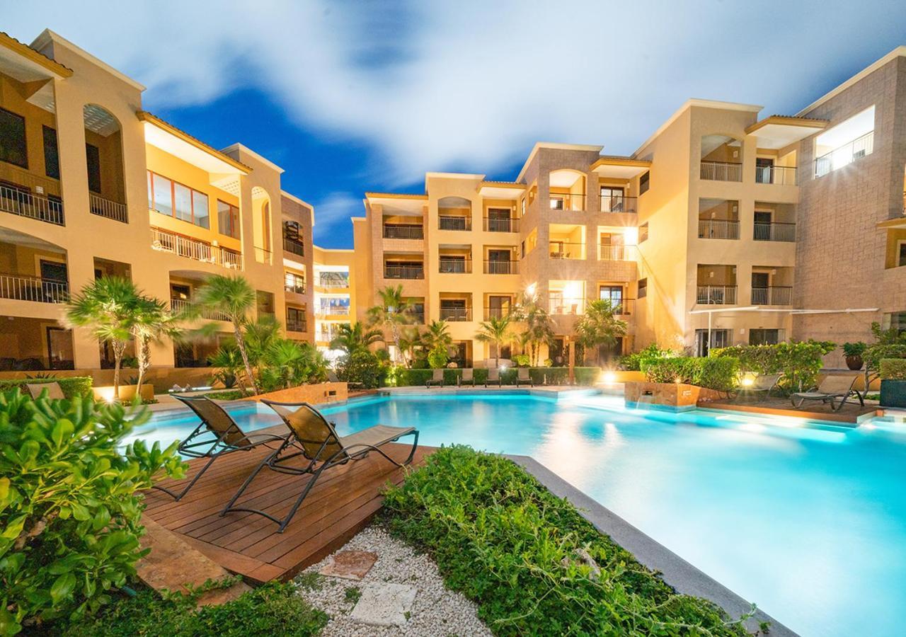 Condo Surf 405 - Luxury Oceanview Beachfront 3 Bedroom With Gym - At El Faro Condos بلايا ديل كارمن المظهر الخارجي الصورة