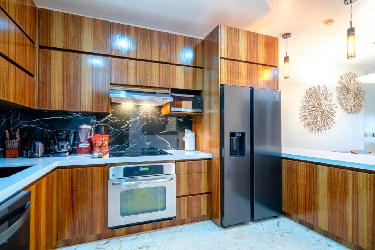 Condo Surf 405 - Luxury Oceanview Beachfront 3 Bedroom With Gym - At El Faro Condos بلايا ديل كارمن المظهر الخارجي الصورة