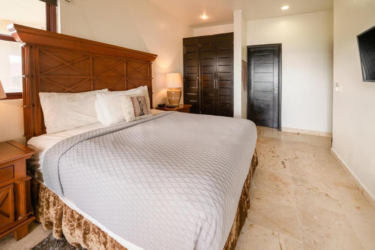 Condo Surf 405 - Luxury Oceanview Beachfront 3 Bedroom With Gym - At El Faro Condos بلايا ديل كارمن المظهر الخارجي الصورة